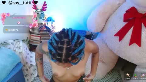 Snapshot of sweet_bluee chatting on 10, 12, 2024 Tutti  online show from 10, 12, 2024