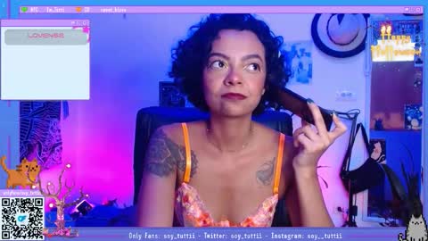 Snapshot of sweet_bluee chatting on 28, 9, 2025 Tutti  online show from 28, 9, 2025