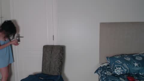 Chantelle online show from 3, 2, 2025