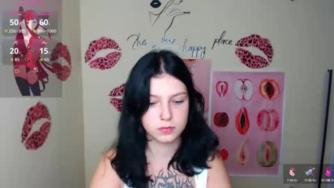 Snapshot of sweet_cherryg chatting on 10, 10, 2025 Ivy online show from 10, 10, 2025