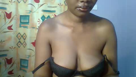 Snapshot of sweet_jamiie chatting on 15, 4, 2026 jay online show from 15, 4, 2026