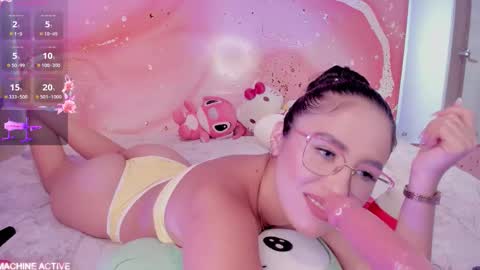 Snapshot of sweet_lemariee_ chatting on 14, 11, 2025 Lemarie online show from 14, 11, 2025