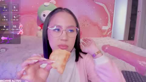 Snapshot of sweet_lemariee_ chatting on 15, 11, 2025 Lemarie online show from 15, 11, 2025