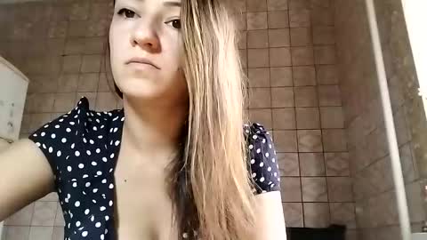 Anna online show from 6, 3, 2025