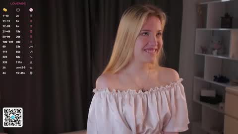 Snapshot of sweet_lily_1 chatting on 10, 6, 2026 Lily online show from 10, 6, 2026