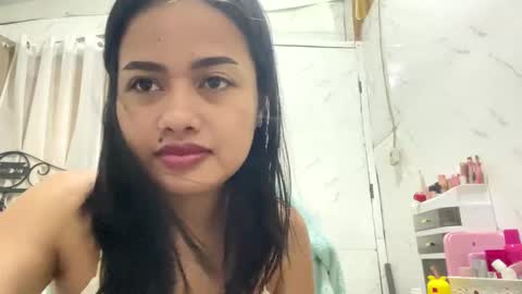Snapshot of sweet_sirenxx chatting on 1, 5, 2026 Leah online show from 1, 5, 2026