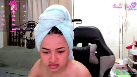 Snapshot of sweet_sirenxx chatting on 13, 5, 2026 Leah online show from 13, 5, 2026