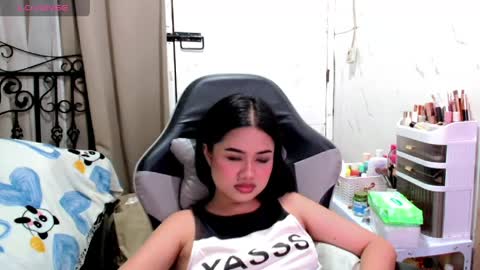 Snapshot of sweet_sirenxx chatting on 30, 5, 2026 Leah online show from 30, 5, 2026