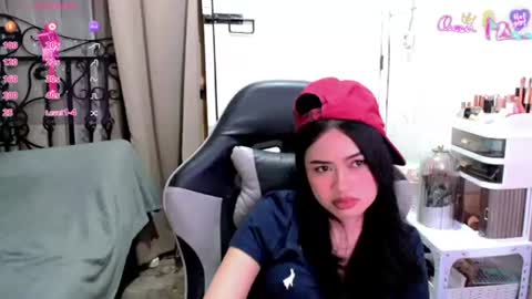 Snapshot of sweet_sirenxx chatting on 10, 7, 2026 Leah online show from 10, 7, 2026