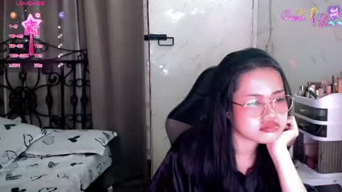 Snapshot of sweet_sirenxx chatting on 2, 8, 2026 Leah online show from 2, 8, 2026