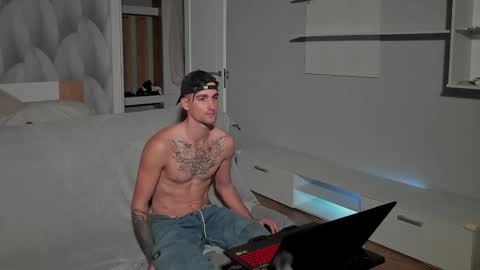 sweet_smith8 online show from 13, 10, 2025