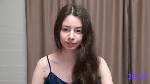 Snapshot of sweet_sweet_angel chatting on 28, 7, 2026 Angel online show from 28, 7, 2026