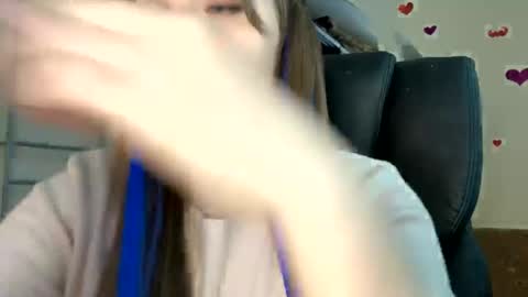 Snapshot of sweetalissa18 chatting on 11, 2, 2025 sweetalissa18 online show from 11, 2, 2025