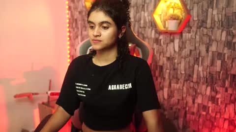 Salom independent model online show from 16, 1, 2026