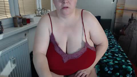 Sweetboobs85h online show from 23, 12, 2025