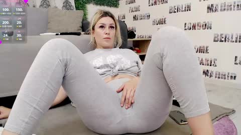 Snapshot of sweetdaiana23 chatting on 1, 6, 2026 Daiana Onlyfans - Blonddaiana online show from 1, 6, 2026