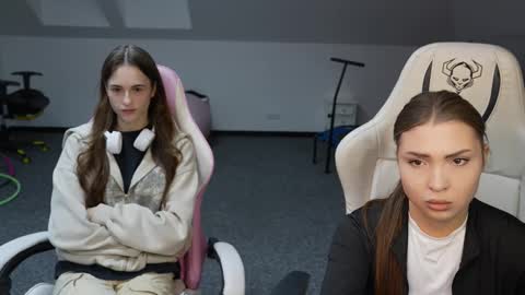 Snapshot of sweetdesiree_ chatting on 8, 11, 2025 Amelia online show from 8, 11, 2025