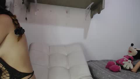 Snapshot of sweetevil19 chatting on 1, 2, 2026 sweetevil19 online show from 1, 2, 2026