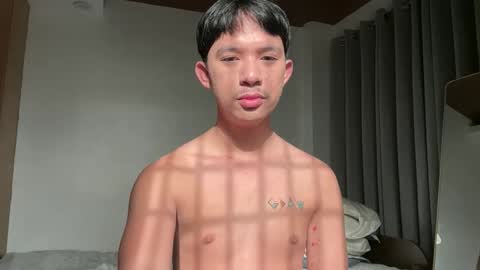 Snapshot of sweetguy102103 chatting on 3, 11, 2025 khrayan online show from 3, 11, 2025