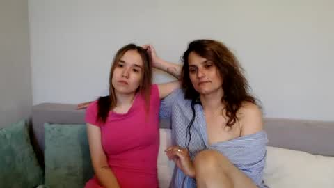 Snapshot of sweetharts69 chatting on 13, 6, 2026 Alina and Mia online show from 13, 6, 2026