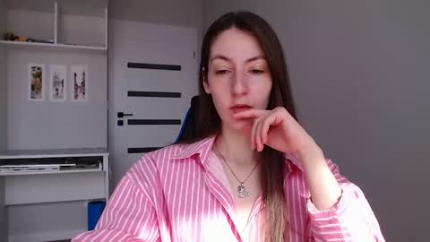 Snapshot of sweetheart_77 chatting on 6, 5, 2026 Emma online show from 6, 5, 2026