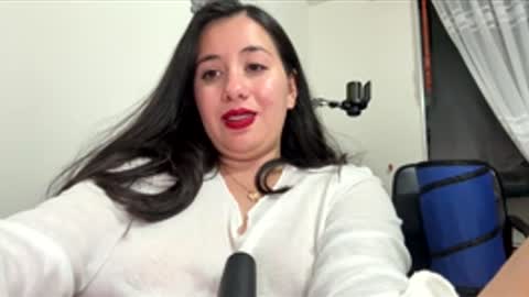 Snapshot of sweetie__annie chatting on 19, 1, 2026 Ana Mara i cant Make noise My family is here online show from 19, 1, 2026