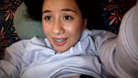Snapshot of sweetie__annie chatting on 4, 2, 2026 Ana Mara i cant Make noise My family is here online show from 4, 2, 2026