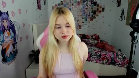 Snapshot of sweetie_mi chatting on 22, 2, 2026 Mia online show from 22, 2, 2026