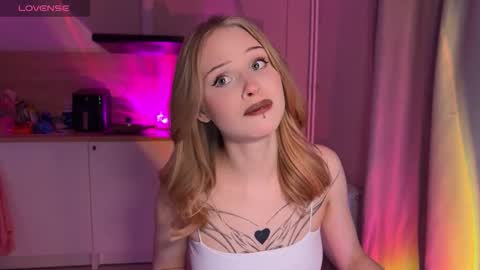 sweetie Lisa3 online show from 27, 3, 2026