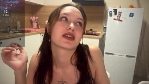 Eva and Lisa online show from 8, 9, 2025