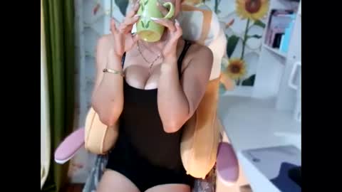 Snapshot of sweetjowa chatting on 21, 4, 2026 jona online show from 21, 4, 2026