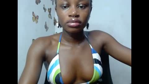 Snapshot of sweetjuicyclit chatting on 19, 7, 2026 zuri online show from 19, 7, 2026