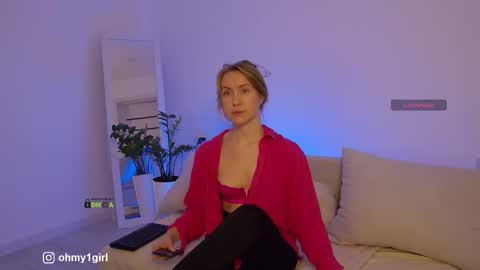 SweetKira1 online show from 3, 2, 2026