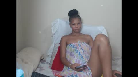 Snapshot of sweetlipss_ chatting on 11, 10, 2025 sweetlipss_ online show from 11, 10, 2025