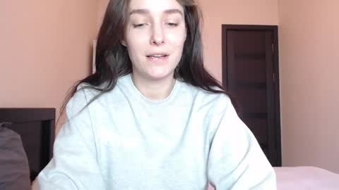 Mia online show from 4, 4, 2026