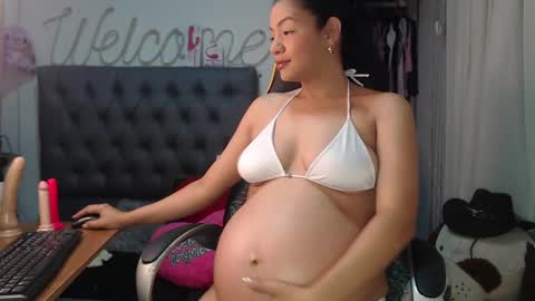 Sweetmom12 online show from 11, 1, 2025