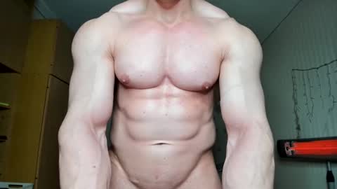 Snapshot of sweetmuscles_boy chatting on 8, 1, 2025 Lorenzo online show from 8, 1, 2025
