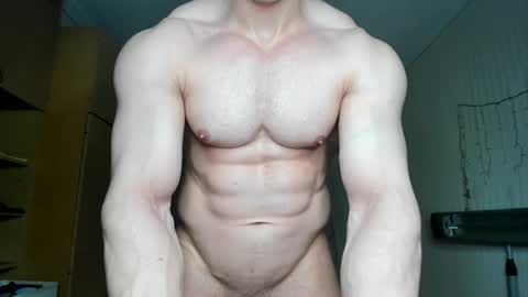 Snapshot of sweetmuscles_boy chatting on 15, 1, 2025 Lorenzo online show from 15, 1, 2025