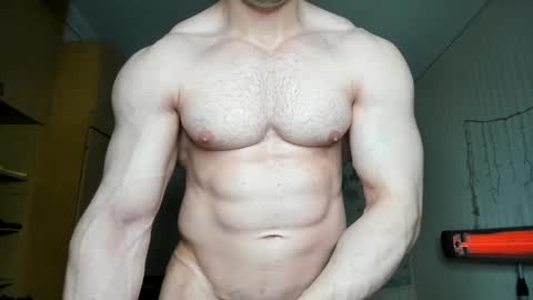 Snapshot of sweetmuscles_boy chatting on 24, 1, 2025 Lorenzo online show from 24, 1, 2025