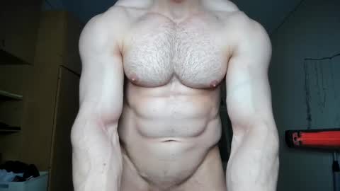 Snapshot of sweetmuscles_boy chatting on 7, 2, 2025 Lorenzo online show from 7, 2, 2025