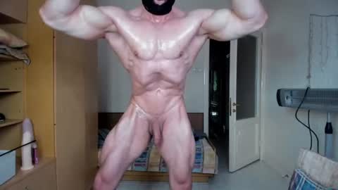 Snapshot of sweetmuscles_boy chatting on 14, 6, 2026 Lorenzo online show from 14, 6, 2026