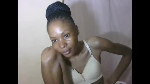 ESTHER online show from 17, 5, 2026