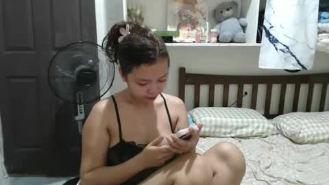 Snapshot of sweetpetitedates chatting on 26, 3, 2026 Agathababes online show from 26, 3, 2026