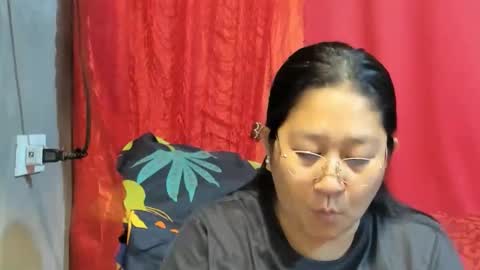 Snapshot of sweetpilipina88 chatting on 5, 4, 2026 MIA online show from 5, 4, 2026