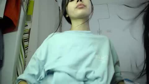 Snapshot of sweetpink1_ chatting on 18, 9, 2025 Caro  Lily online show from 18, 9, 2025