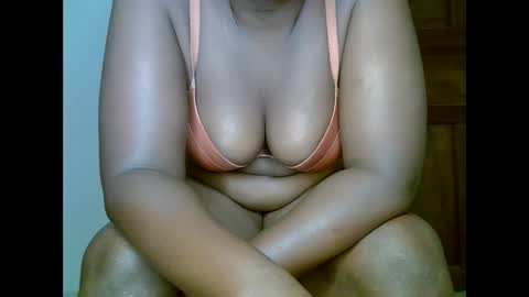 Snapshot of sweetrenne chatting on 19, 2, 2025 sweetrenne online show from 19, 2, 2025