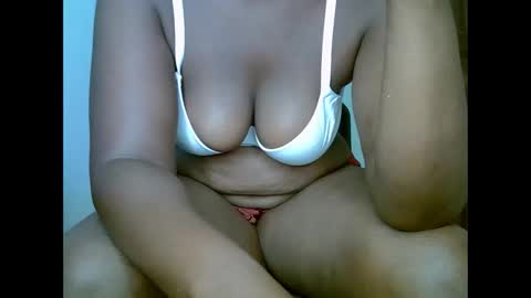 Snapshot of sweetrenne chatting on 11, 3, 2025 sweetrenne online show from 11, 3, 2025