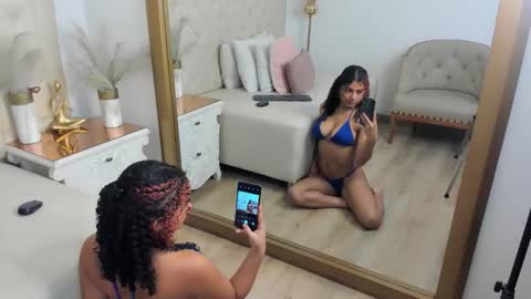 Snapshot of sweets_one chatting on 25, 11, 2025 sweets one online show from 25, 11, 2025