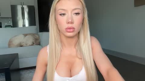 Snapshot of sweetsammxo chatting on 9, 3, 2026 Sam online show from 9, 3, 2026