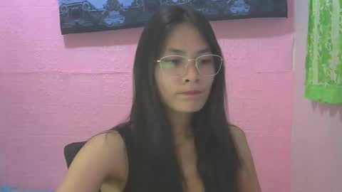 Snapshot of sweetsexygirl20 chatting on 17, 10, 2025 Mia online show from 17, 10, 2025